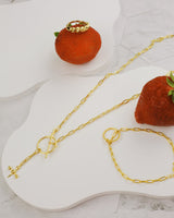 Garnet Twisted Croissant Ring 18k Gold