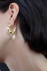 Chloé Pearl Medium Twisted Hoop Earrings Mamour Paris Jewelry Jewellery