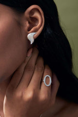 Silver Stud Earrings | Curve Stud Earrings | Mamour Paris
