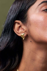 Gold Stud Earrings | Curve Stud Earrings | Mamour Paris